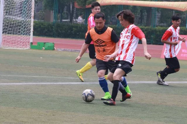 乌克兰总检察长逃往波兰，巨额现金被查及政治后果