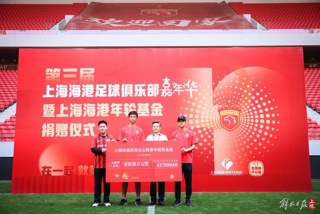 巴萨门将选择之争：什琴斯尼与利瓦科维奇的较量